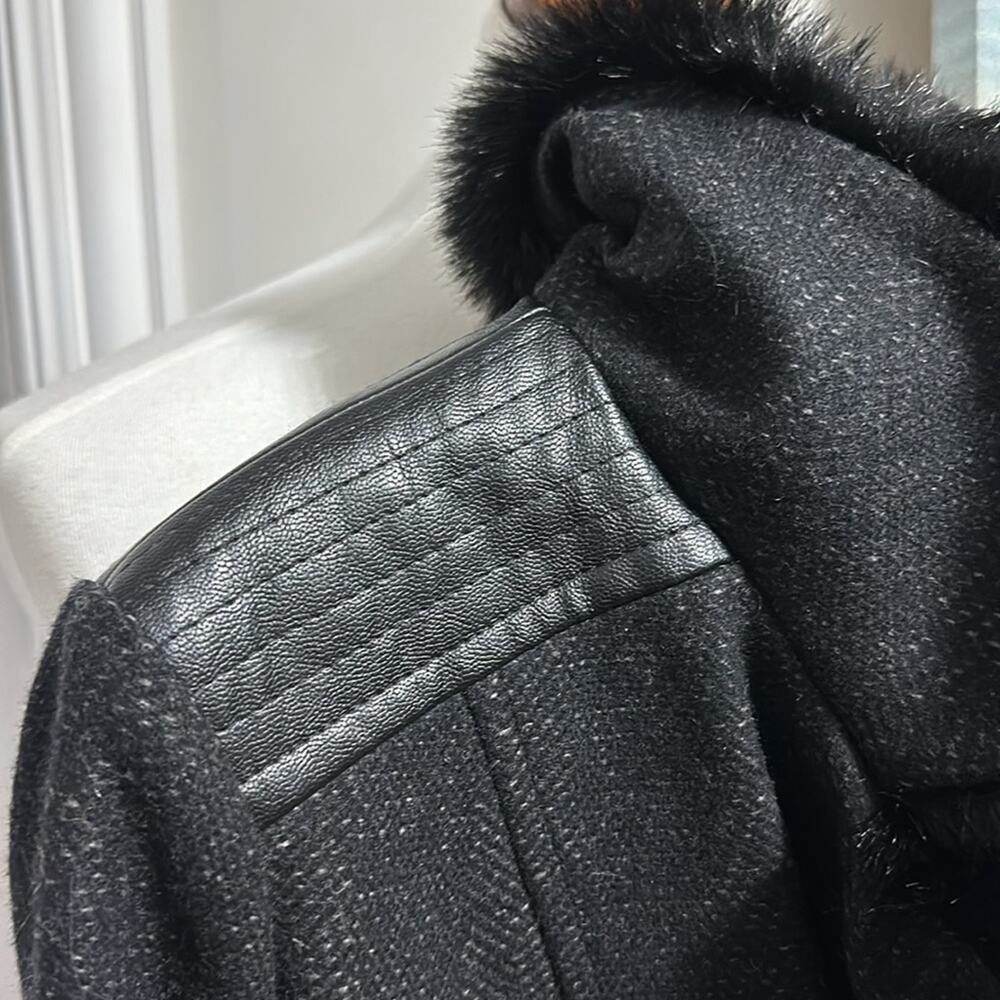 Gorgeous Mixed Media Via Spiga Coat Size 6 - Picture 5 of 8